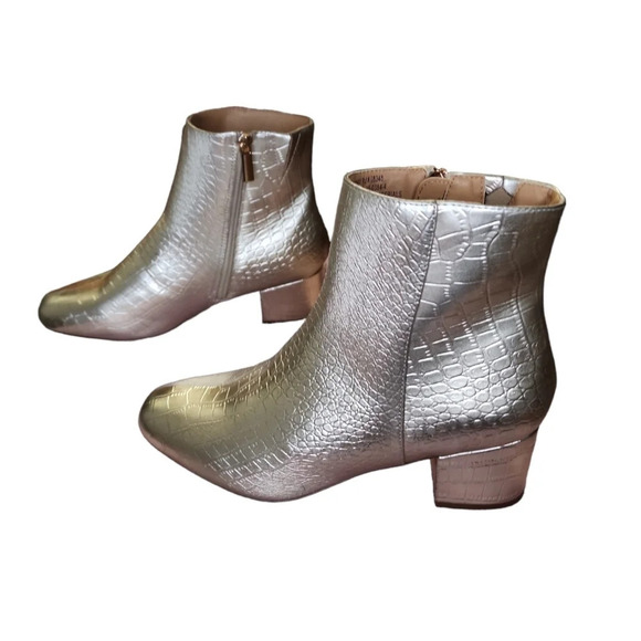 ComfortView Sidney Ankle Booties Heeled Boots Gold Croco Size 8.5W - Picture 1 of 10